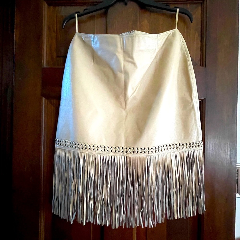 Beautiful leather skirt, size 6 new with tags
